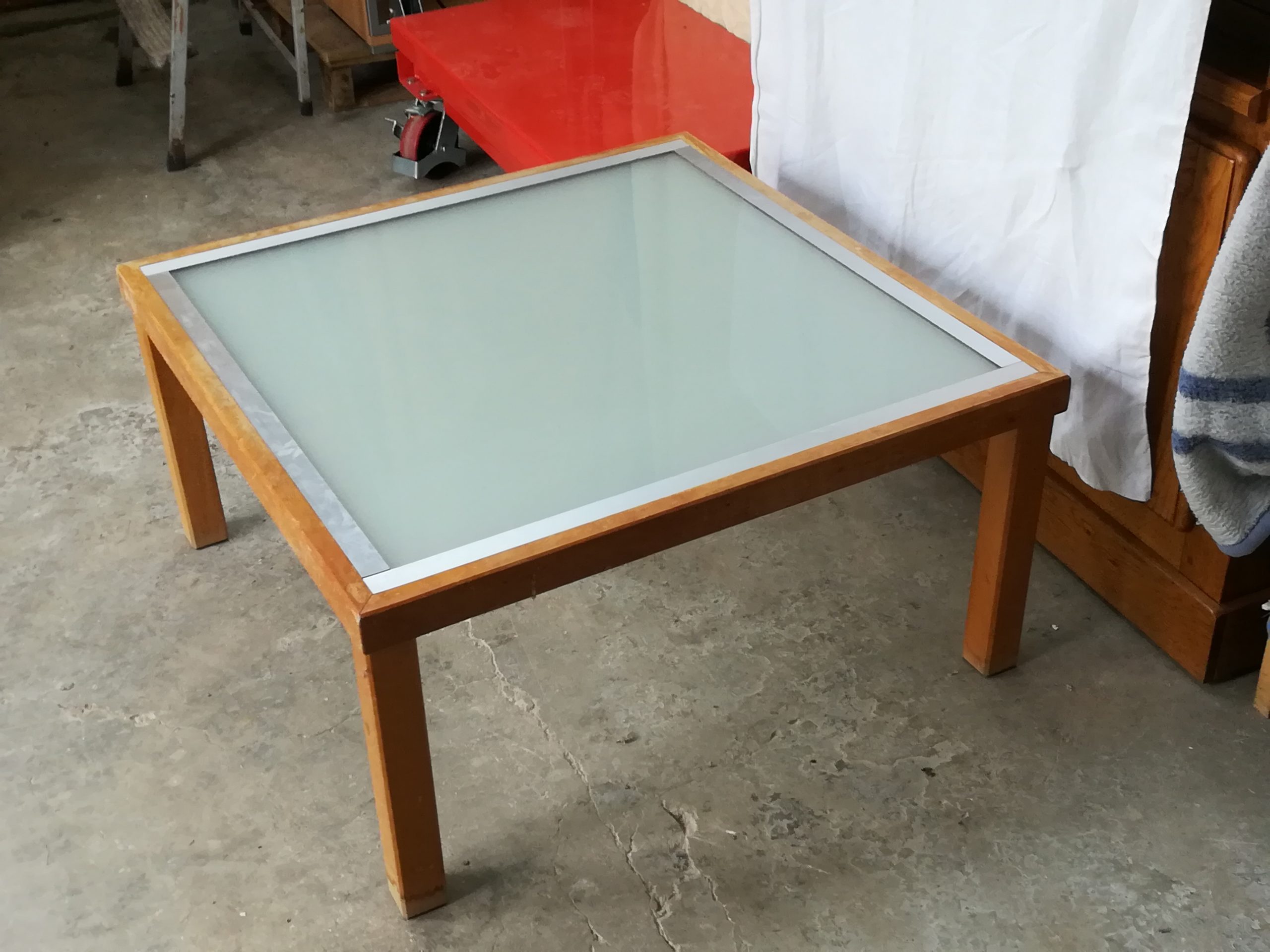 Table basse carrée bois et verre