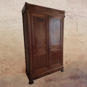 Grande armoire avec penderie