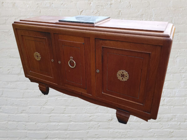 Buffet avec plateau central en marbre