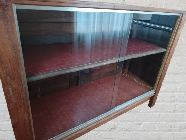 Buffet converti en vitrine bar – Image 2